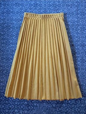 Zara Pleated Sueded Midi Skirt in Mustard Yellow